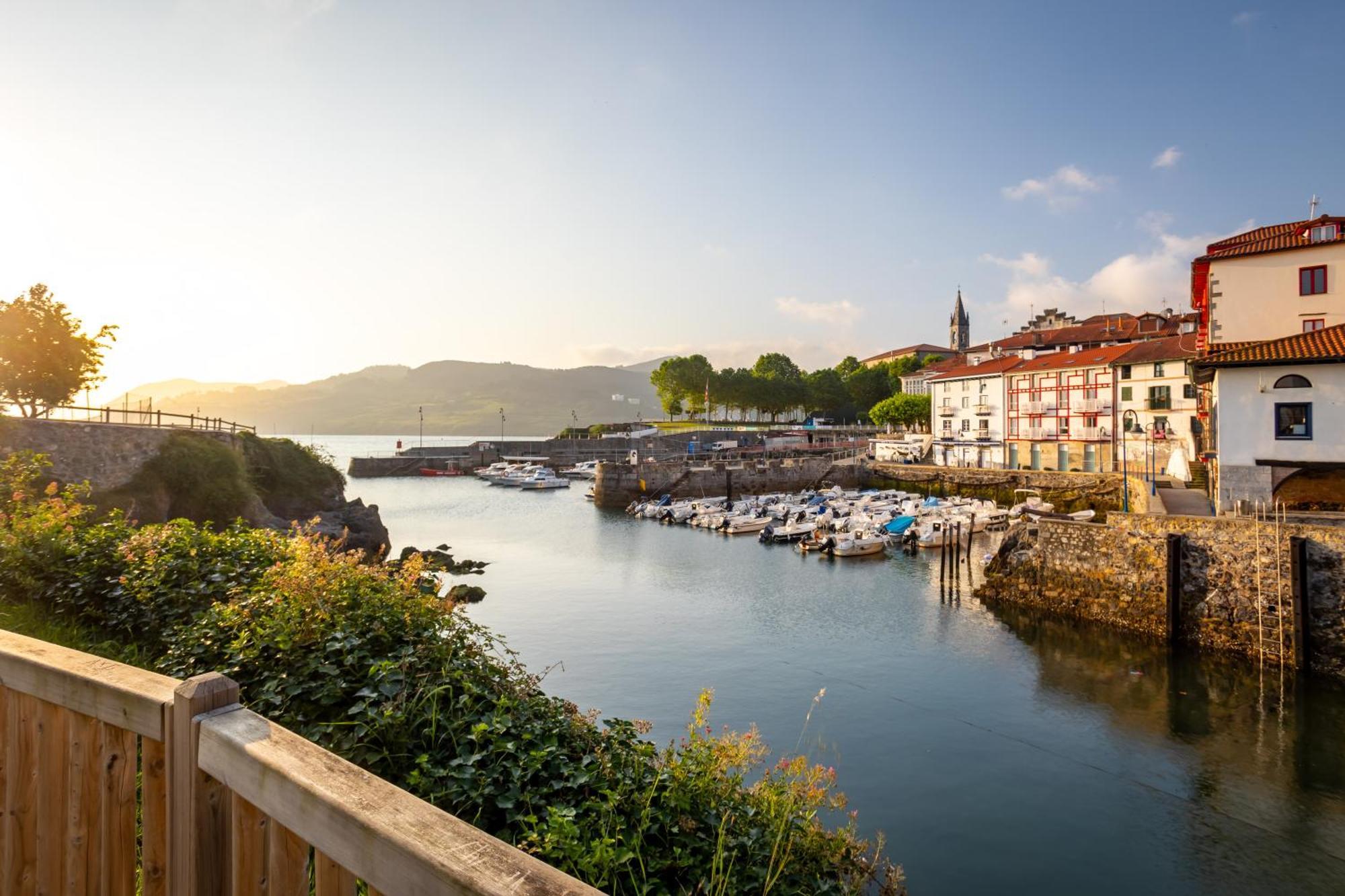 Hotel&Spa El Puerto Mundaka Bagian luar foto